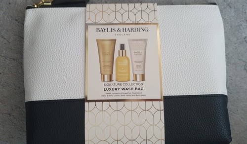 Baylis harding signature - &,