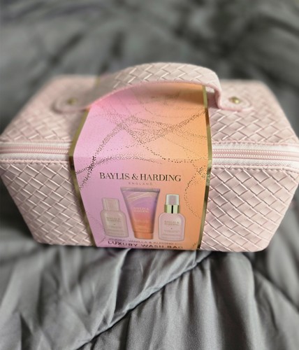Baylis and harding gift set - baylis,