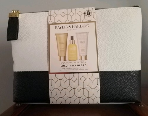 Baylis harding signature - &,